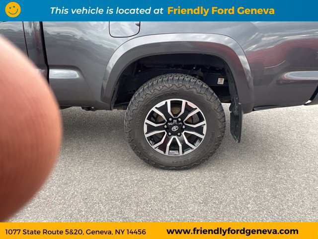 Used 2022 Toyota Tacoma TRD Sport AWD/4WD image 24