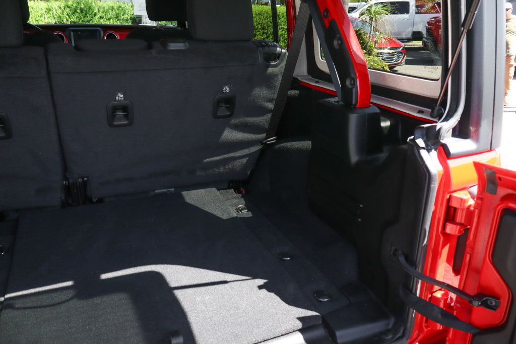 Used 2021 Jeep Wrangler Unlimited Rubicon AWD/4WD image 9
