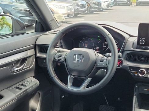 Used 2025 Honda CR-V Sport image 3