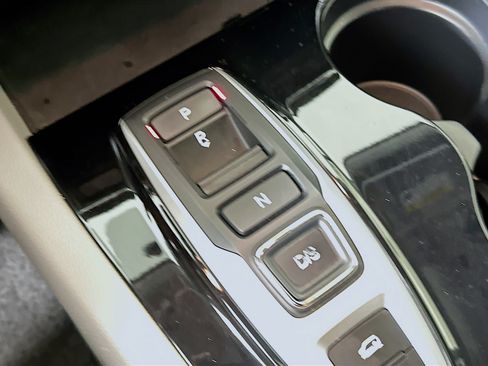 Used 2017 Honda Pilot Touring image 24