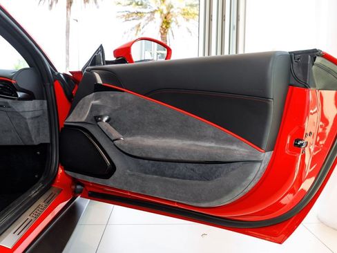 Used 2022 Ferrari Roma RWD image 15