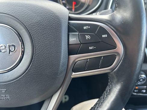 Used 2021 Jeep Cherokee Latitude Lux w/ Comfort/Convenience Group image 31