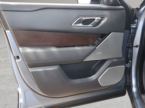 Used 2023 Land Rover Range Rover Velar HST image 9