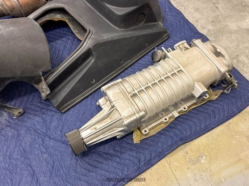 Used 2005 Ford GT RWD image 75