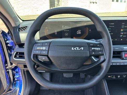 Certified 2025 Kia K4 FWD image 24