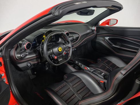 Used 2022 Ferrari F8 Tributo RWD image 25