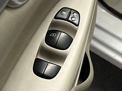 Used 2014 Nissan Sentra S image 11