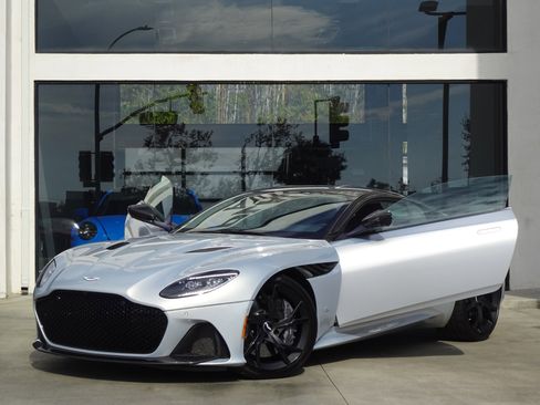 Used 2019 Aston Martin DBS Superleggera image 4