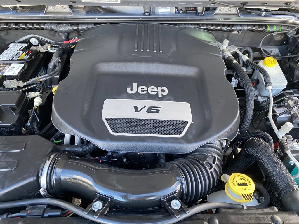 Used 2018 Jeep Wrangler Sport AWD/4WD image 10