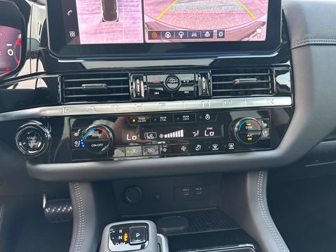 New 2026 Nissan Pathfinder Platinum AWD/4WD image 34