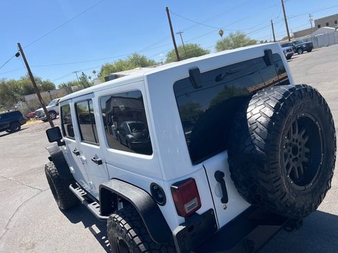 Used 2012 Jeep Wrangler Unlimited Sahara w/ Connectivity Group AWD/4WD image 48