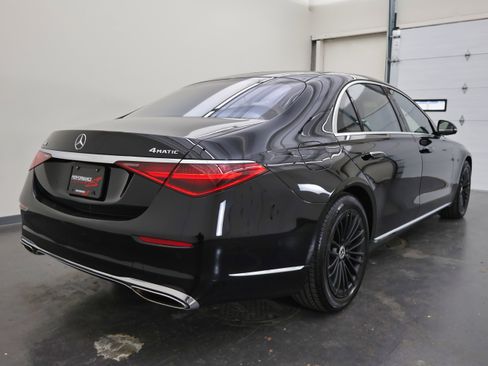 Used 2023 Mercedes-Benz S 580 S 580 image 3
