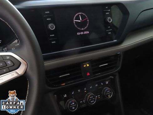 Used 2024 Volkswagen Taos SE image 19