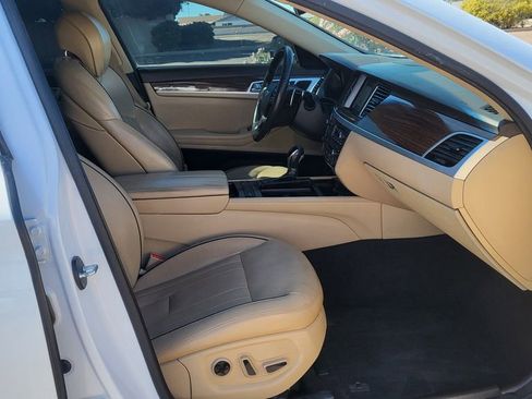 Used 2015 Hyundai Genesis 3.8 w/ Option Group 03 image 17