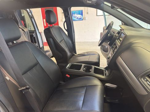 Used 2019 Dodge Grand Caravan GT FWD image 21