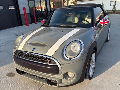 Used 2019 MINI Cooper S w/ Signature Upholstery Package FWD image 1