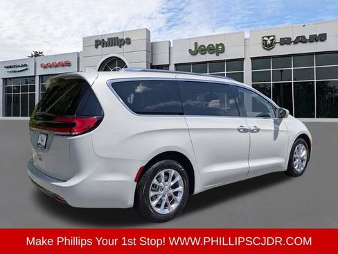 Certified 2021 Chrysler Pacifica Touring-L w/ Premium & Safety Sphere Group FWD image 3
