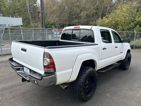 Used 2015 Toyota Tacoma 4x4 Double Cab w/ SR5 Package image 5