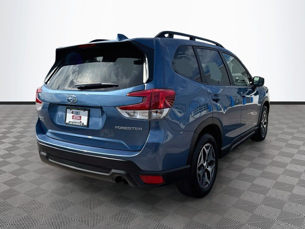 Certified 2023 Subaru Forester Premium AWD/4WD image 4