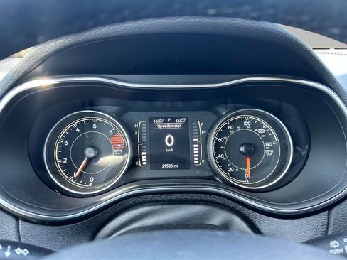 Used 2021 Jeep Cherokee Latitude Plus AWD/4WD image 25