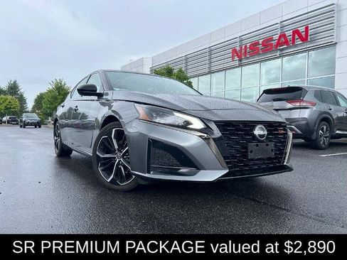 Certified 2023 Nissan Altima 2.5 SR w/ SR Premium Package FWD image 2