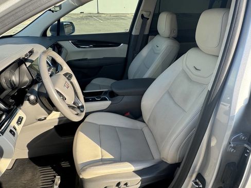 Used 2020 Cadillac XT6 Premium Luxury image 7