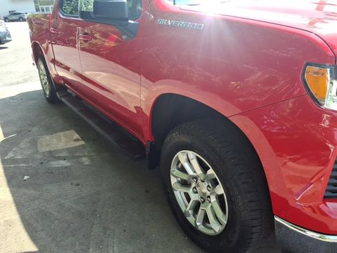 Used 2022 Chevrolet Silverado 1500 LT w/ Convenience Package II AWD/4WD image 17