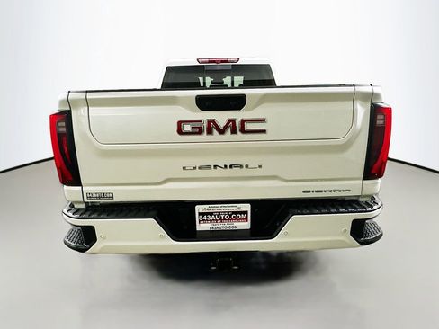 Used 2024 GMC Sierra 3500 Denali image 3
