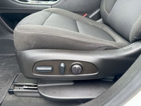 Used 2022 GMC Acadia SLE w/ Driver Convenience Package image 13