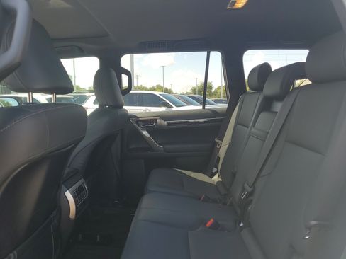 Used 2020 Lexus GX 460 Premium w/ Premium Package AWD/4WD image 12