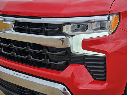 Used 2024 Chevrolet Silverado 1500 LT w/ Z71 Off-Road Package image 12