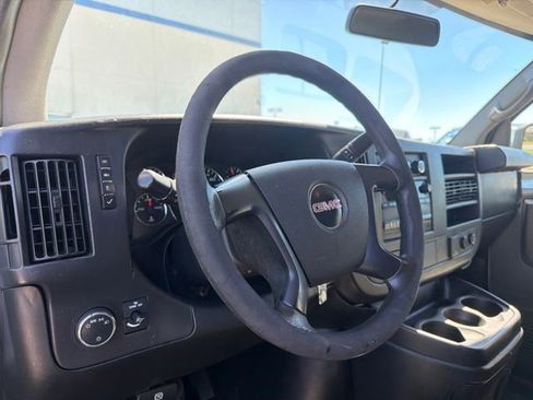 Used 2015 GMC Savana 3500 RWD image 15