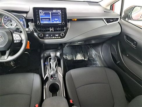 Used 2022 Toyota Corolla LE image 17