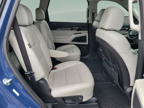 Used 2024 Kia Telluride S w/ S Sunroof Package FWD image 10