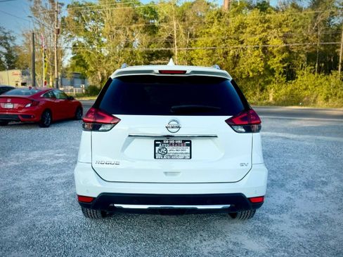 Used 2020 Nissan Rogue SV image 3