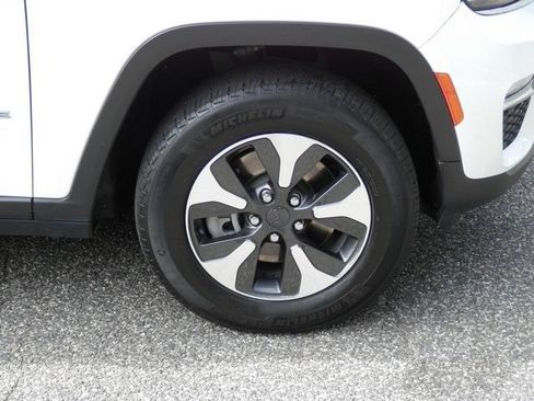 Used 2024 Jeep Grand Cherokee Limited 4xe AWD/4WD image 10