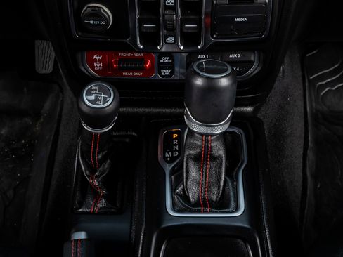 Used 2020 Jeep Gladiator Rubicon AWD/4WD image 26