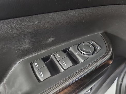 Used 2017 GMC Acadia SLT AWD/4WD image 26