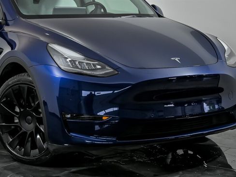 Used 2022 Tesla Model Y Long Range AWD/4WD image 2