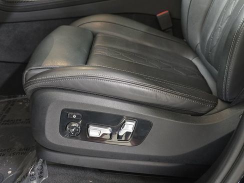 Used 2024 BMW X7 M60i w/ Executive Package AWD/4WD image 28