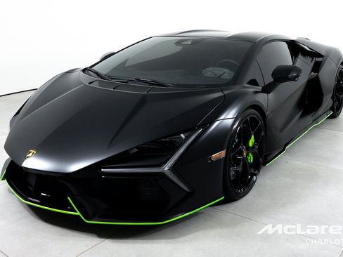 Used 2024 Lamborghini Revuelto AWD/4WD image 5