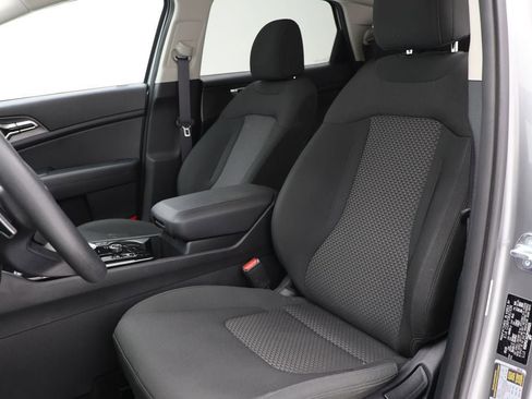 Used 2023 Kia Sportage LX image 16