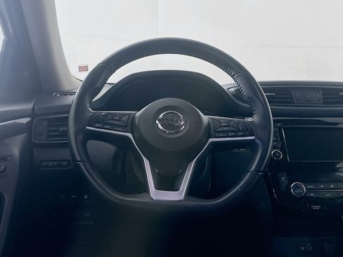 Used 2020 Nissan Rogue SV FWD image 17