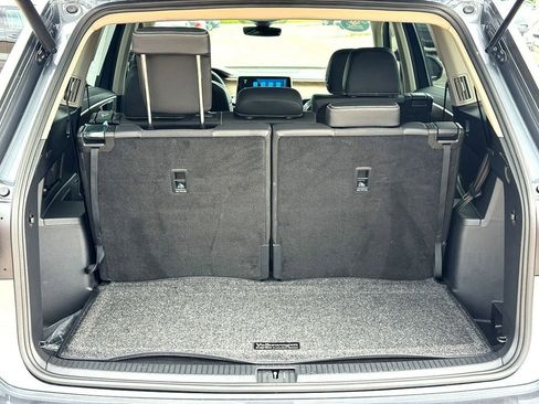 Certified 2025 Volkswagen Atlas SE FWD image 10