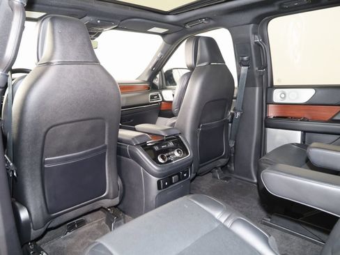 Used 2021 Lincoln Navigator Reserve w/ Luxury Package image 55