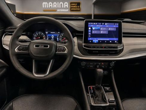 Certified 2024 Jeep Compass Limited AWD/4WD image 3