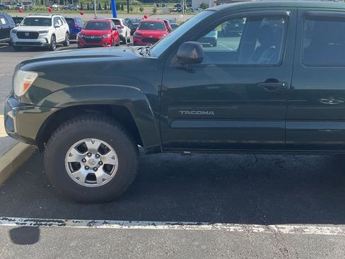 Used 2012 Toyota Tacoma 4x4 Double Cab w/ SR5 Pkg image 3