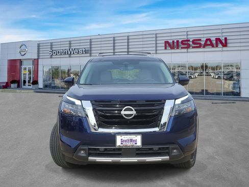 Certified 2025 Nissan Pathfinder SL w/ SL Premium Package image 10