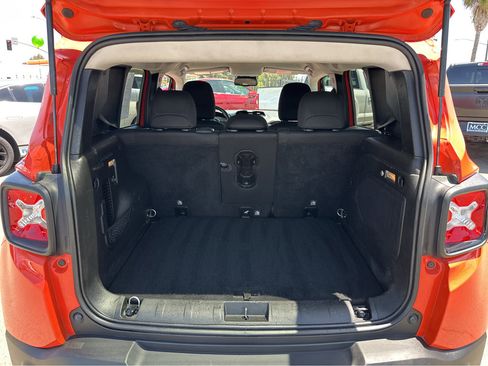 Used 2017 Jeep Renegade Altitude image 36