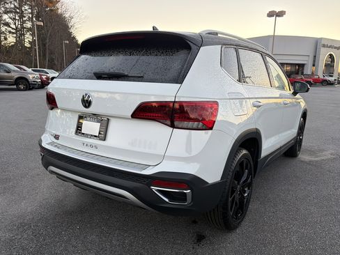 Used 2024 Volkswagen Taos SE image 5